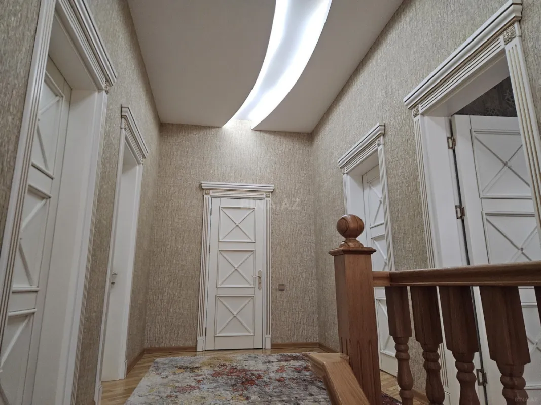Satılır 8 otaqlı həyət evi 168 m²