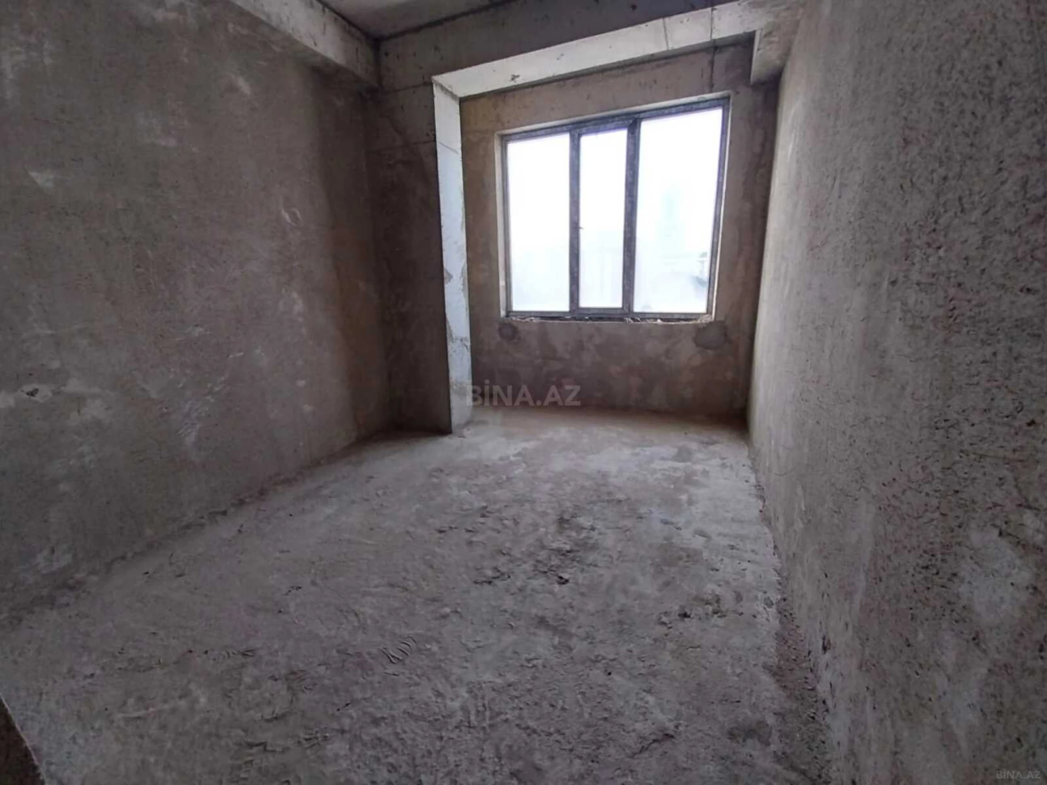 Satılır 3 otaqlı mənzil 135 m²