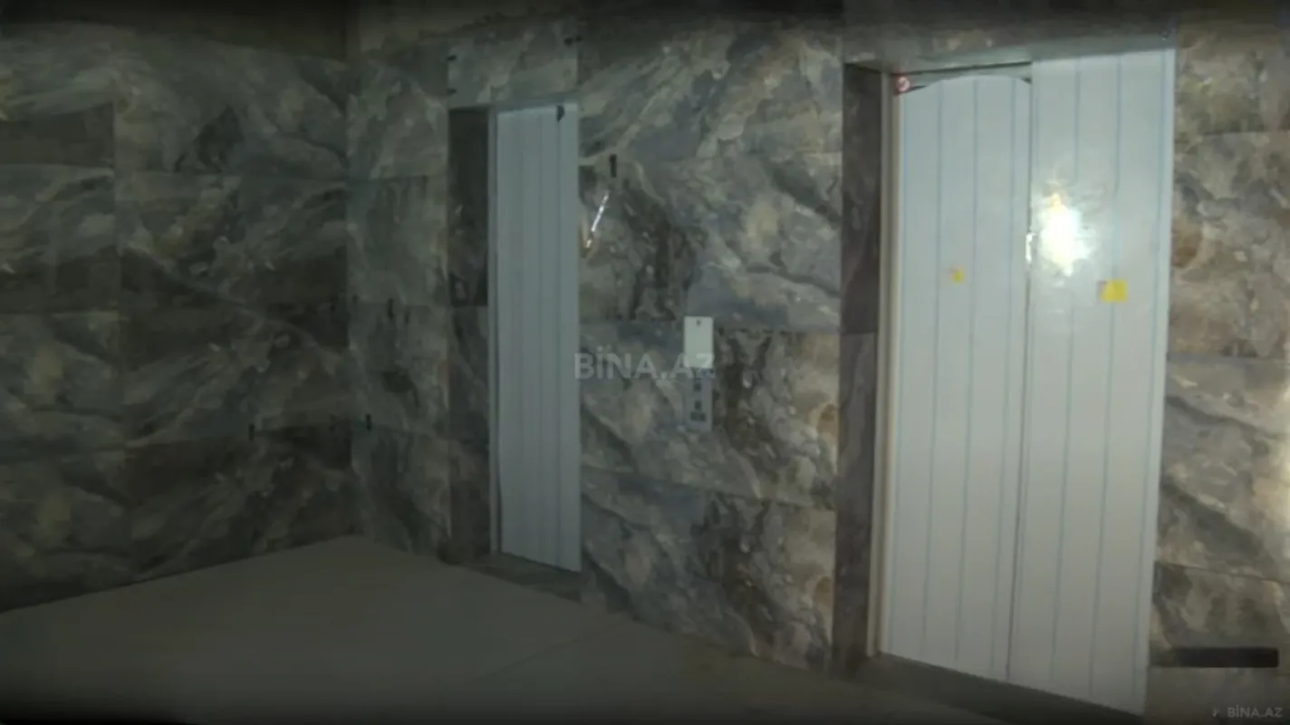 Satılır 3 otaqlı mənzil 135 m²