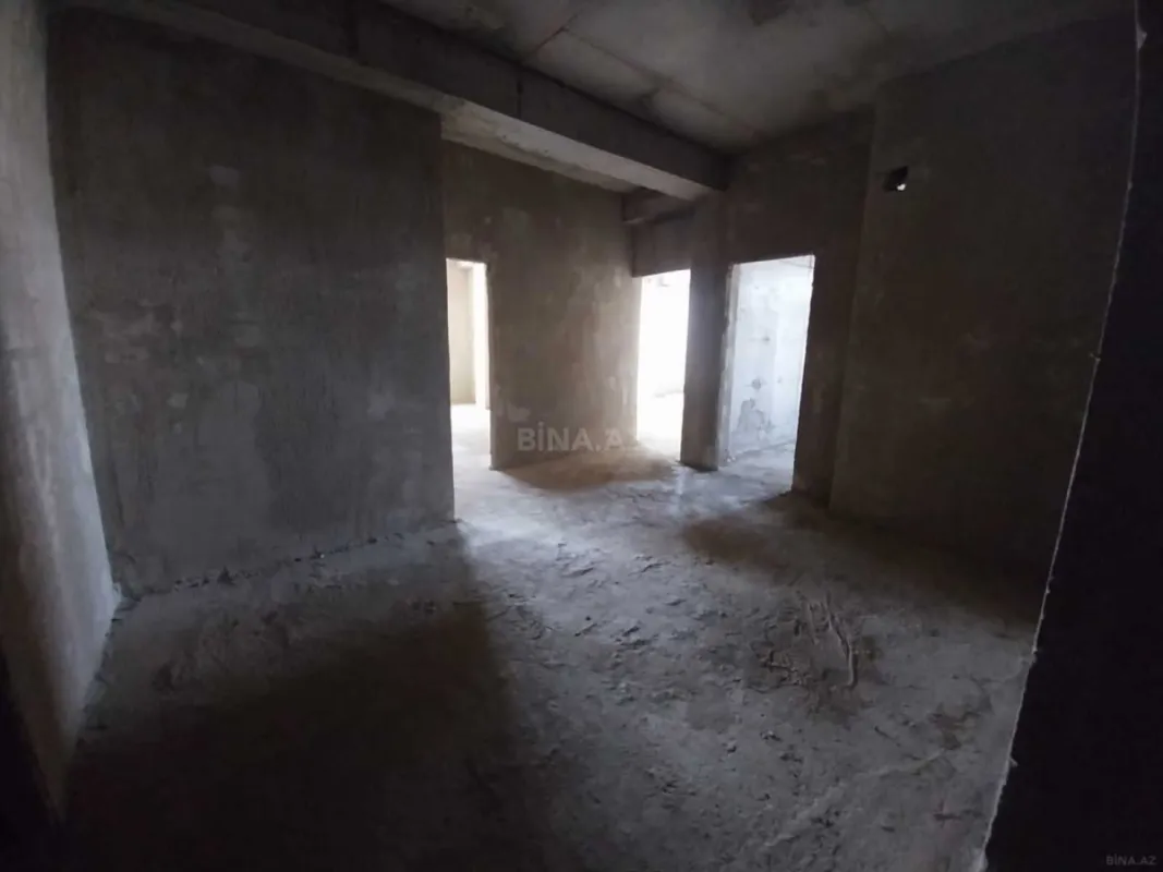 Satılır 3 otaqlı mənzil 135 m²
