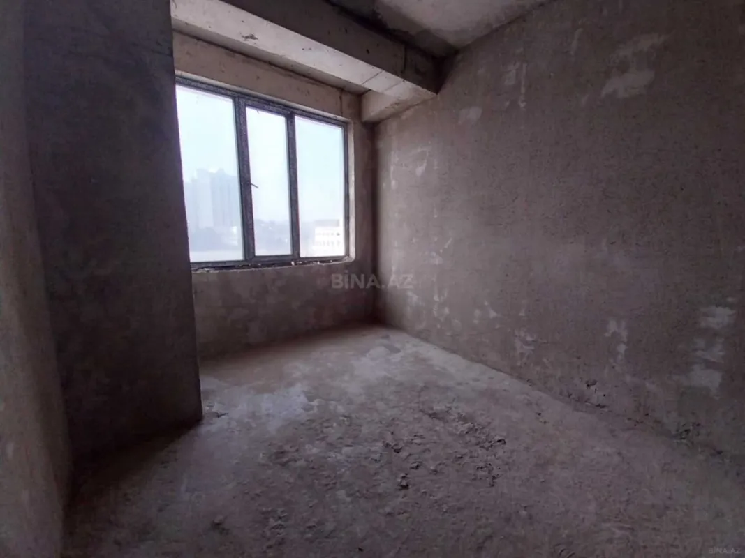 Satılır 3 otaqlı mənzil 135 m²