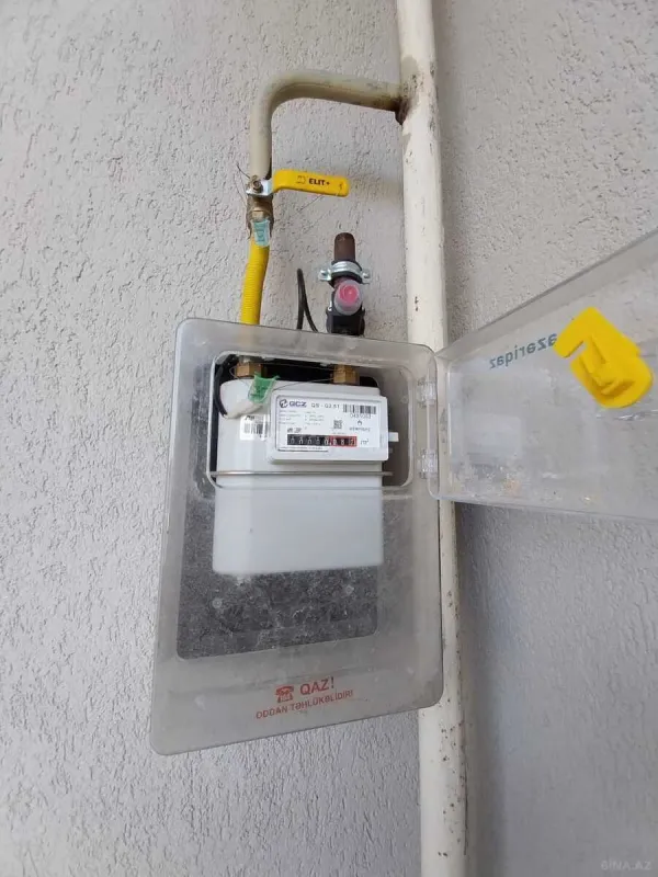 Satılır 3 otaqlı mənzil 135 m²