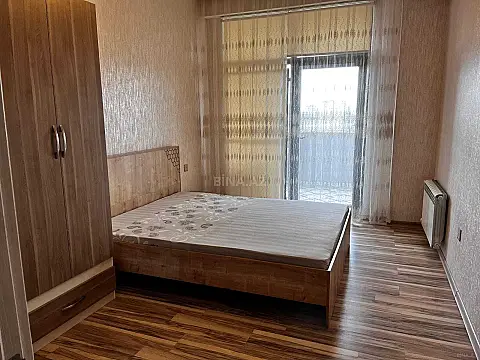 Kirayə verilir 2 otaqlı mənzil 80 m²