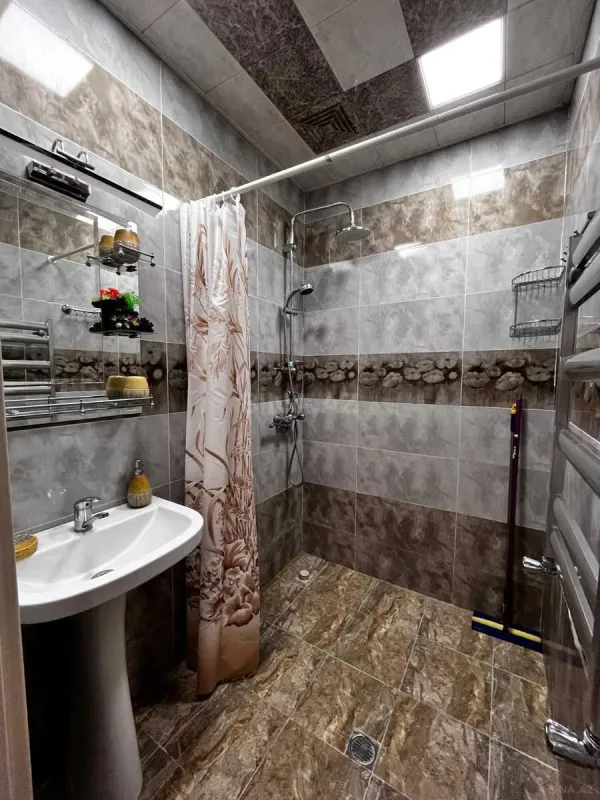 Kirayə verilir 2 otaqlı mənzil 80 m²