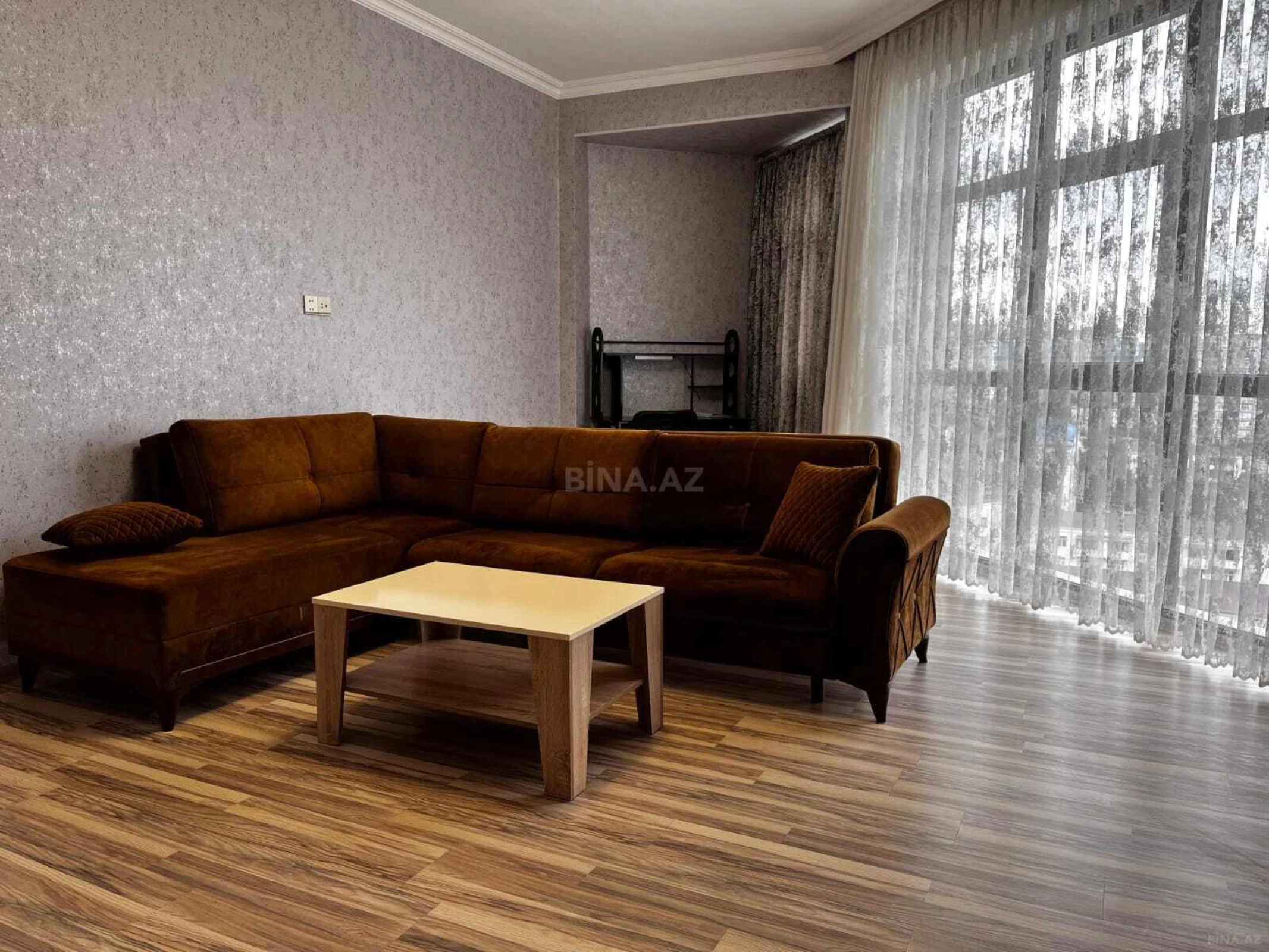 Kirayə verilir 2 otaqlı mənzil 80 m²