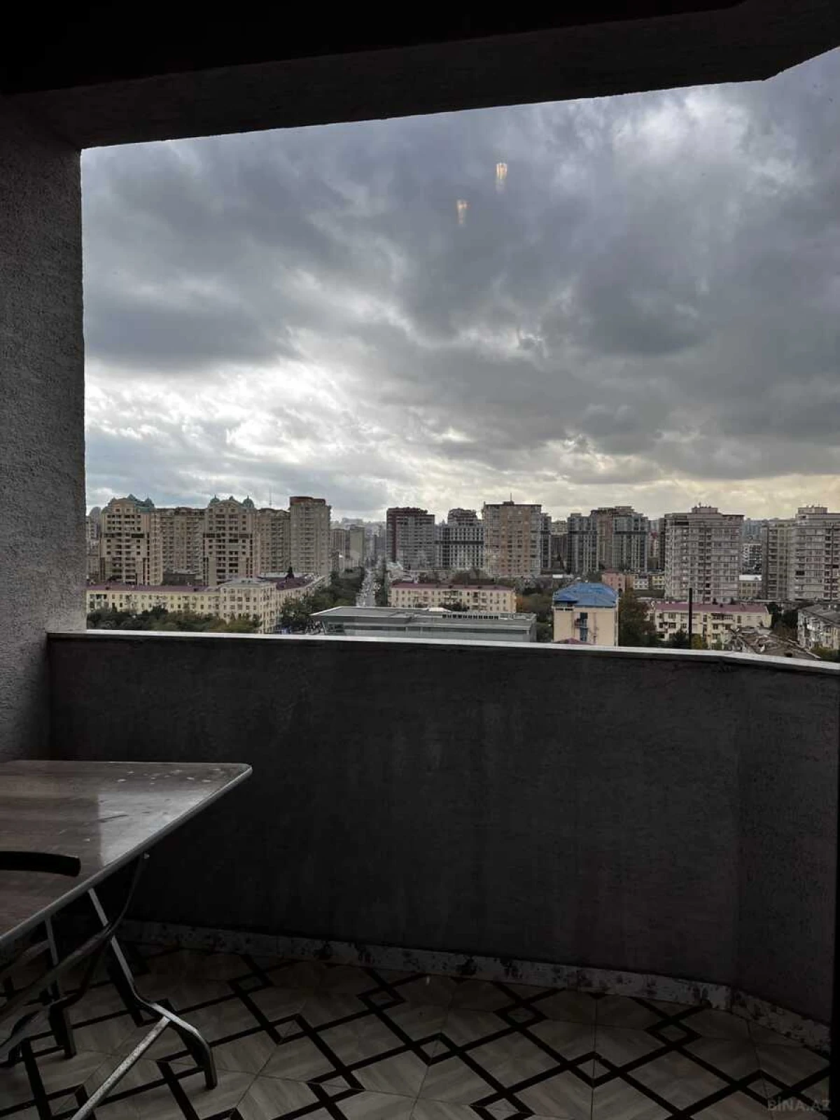 Kirayə verilir 2 otaqlı mənzil 80 m²