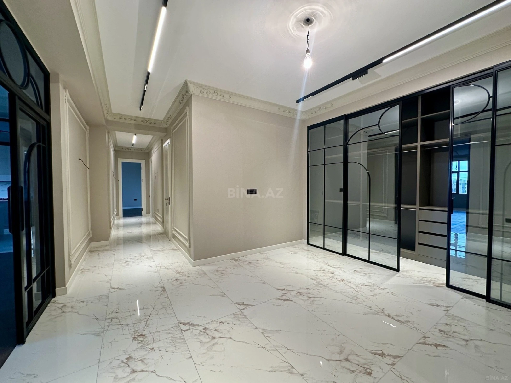 Satılır 3 otaqlı mənzil 190 m²