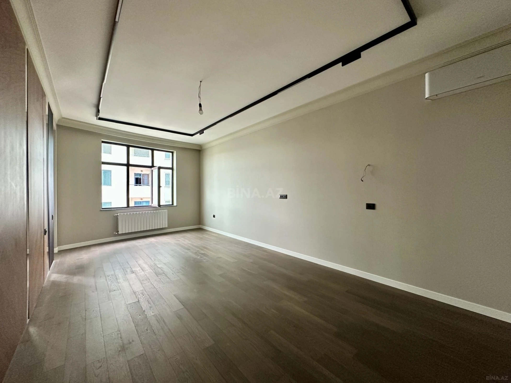 Satılır 3 otaqlı mənzil 190 m²