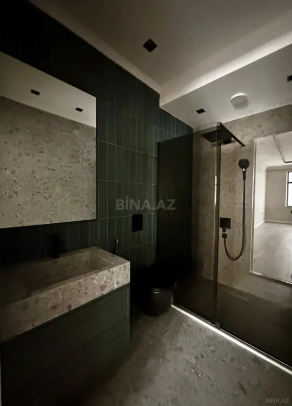 Satılır 3 otaqlı mənzil 190 m²