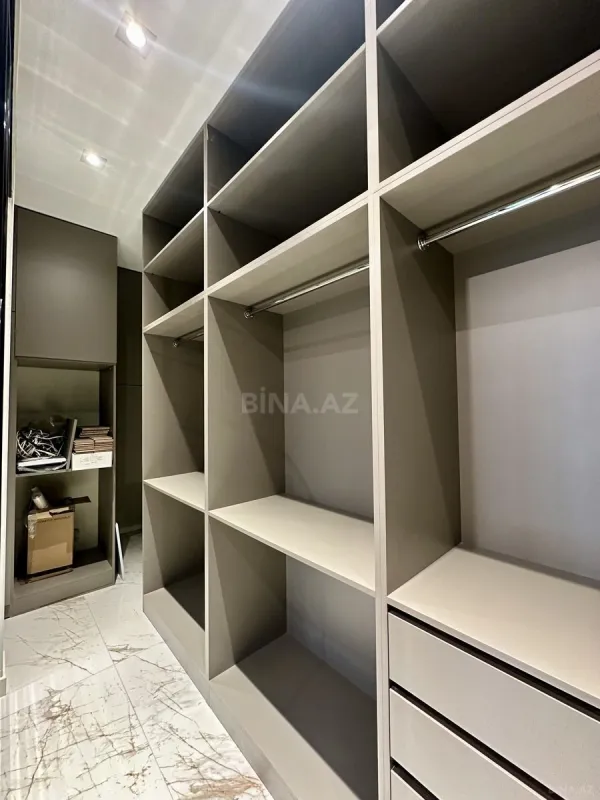 Satılır 3 otaqlı mənzil 190 m²