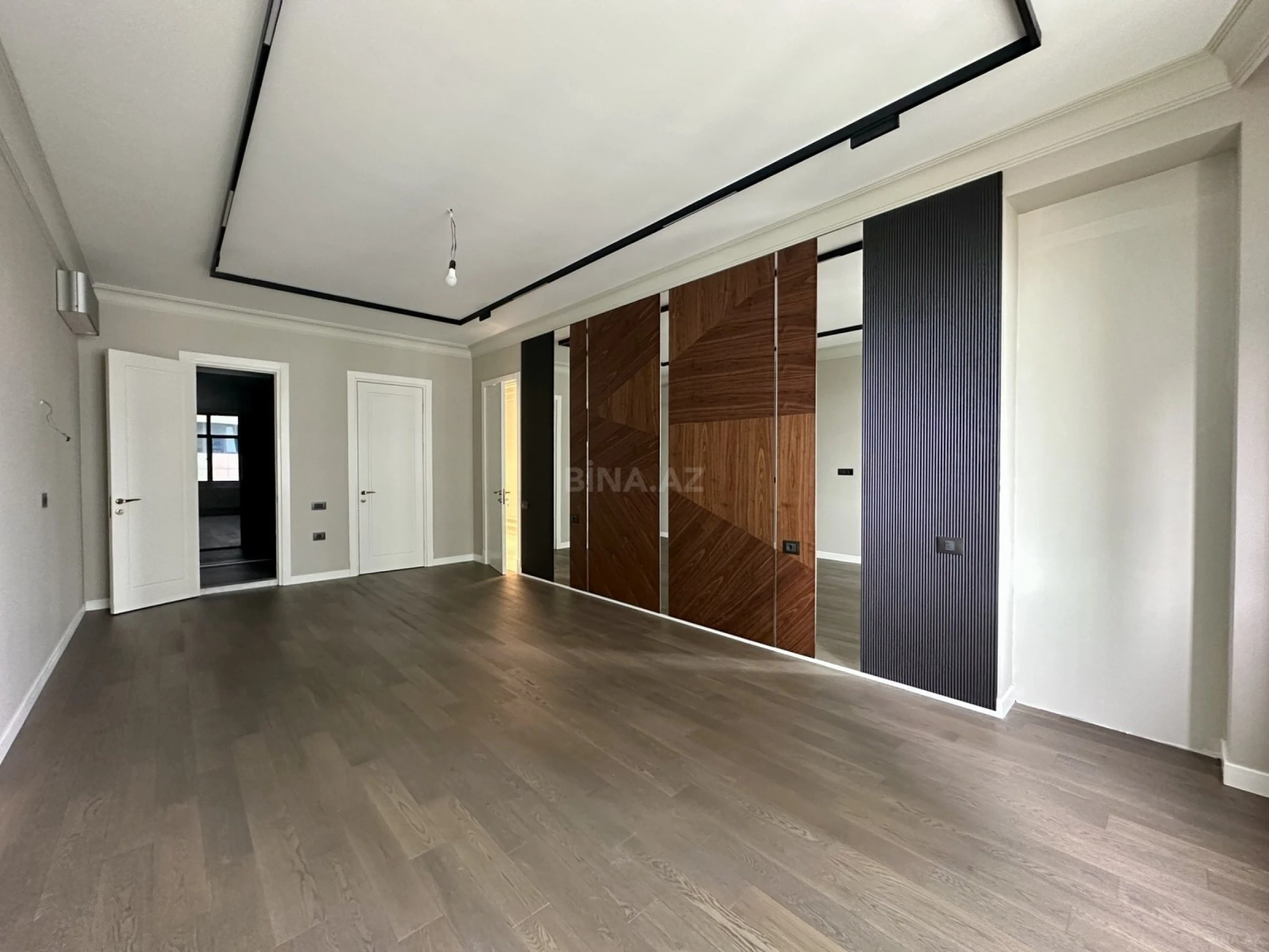 Satılır 3 otaqlı mənzil 190 m²
