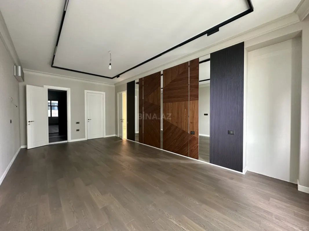 Satılır 3 otaqlı mənzil 190 m²