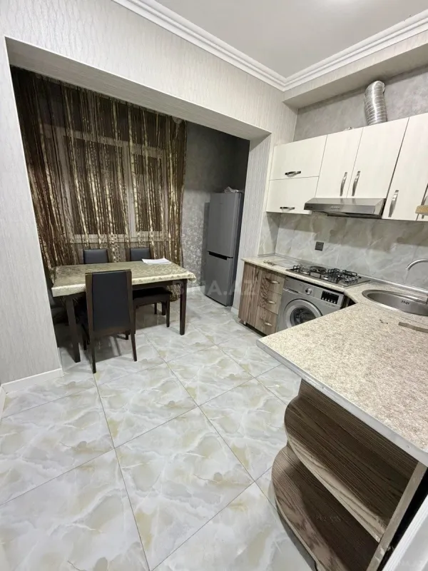 Kirayə verilir 3 otaqlı mənzil 100 m²