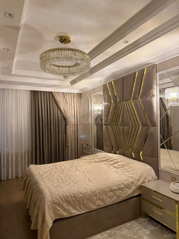 Satılır 3 otaqlı mənzil 181 m²