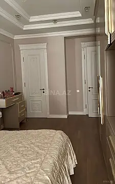 Satılır 3 otaqlı mənzil 181 m²