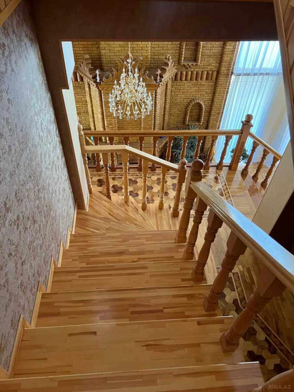 Kirayə verilir 6 otaqlı həyət evi 600 m²