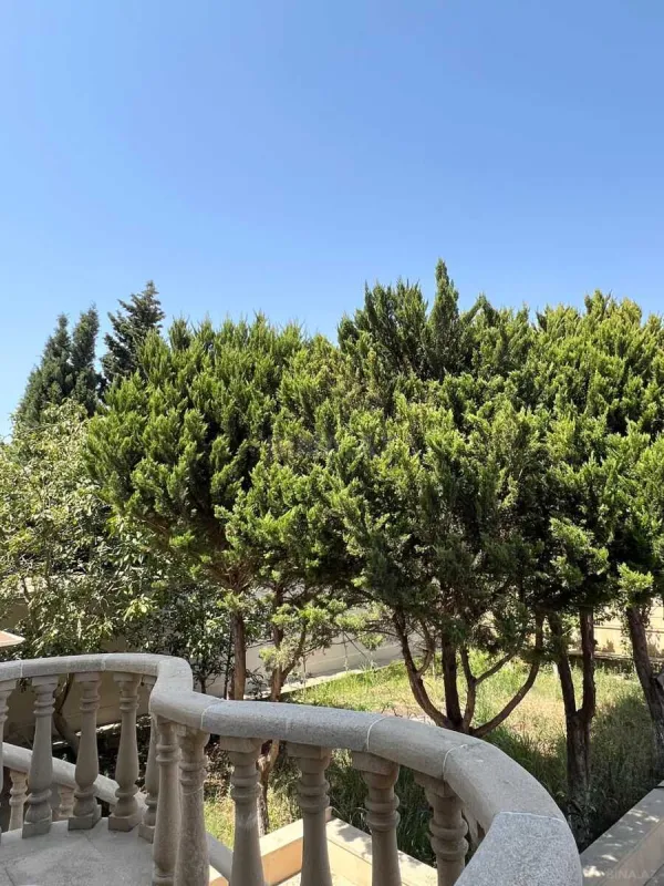 Kirayə verilir 6 otaqlı həyət evi 600 m²