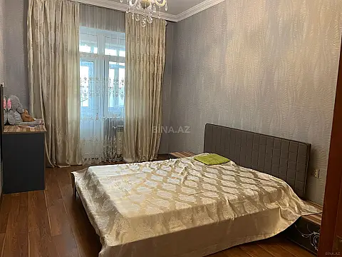 Kirayə verilir 4 otaqlı mənzil 170 m²