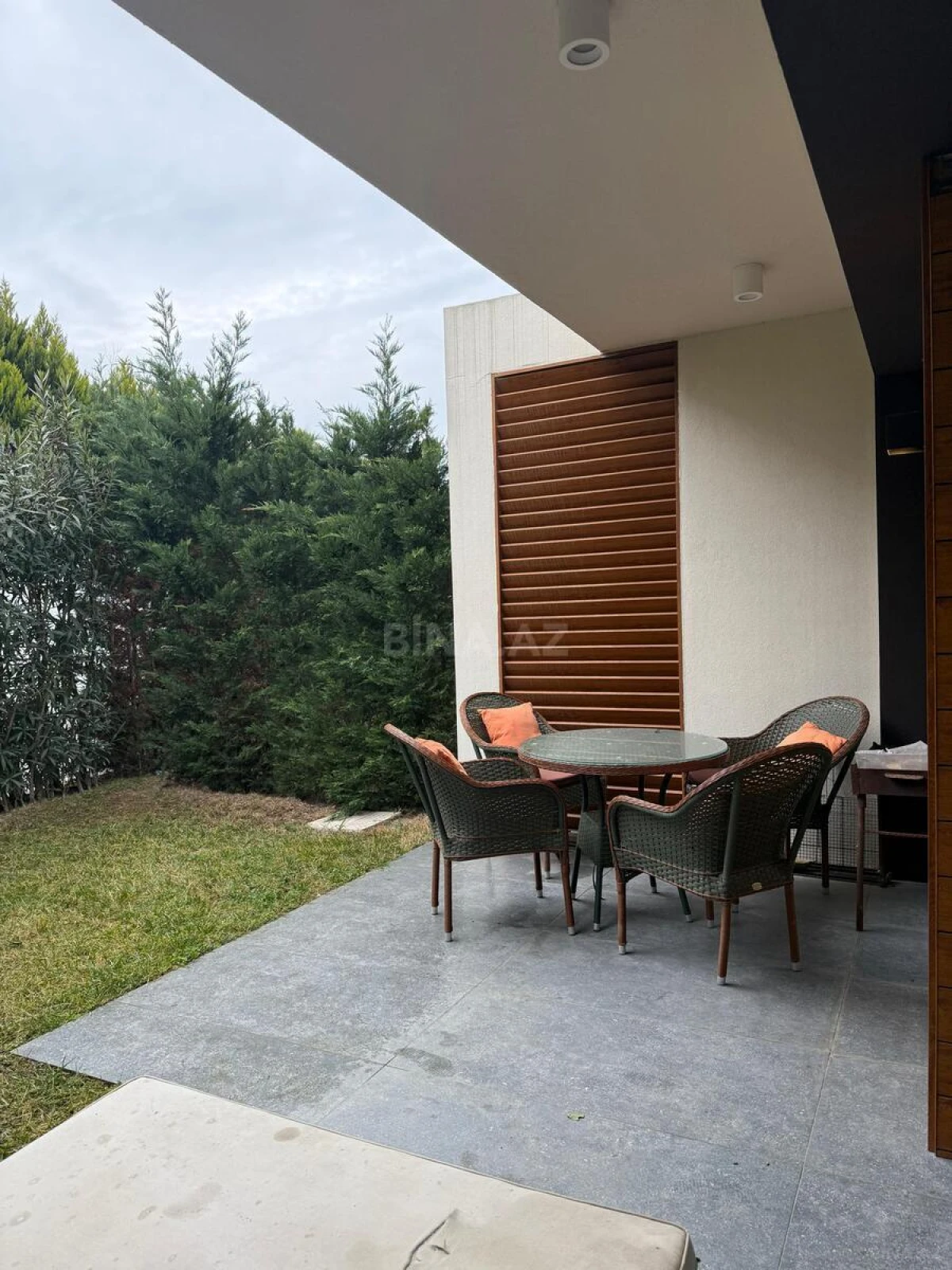 Satılır 1 otaqlı mənzil 53 m²