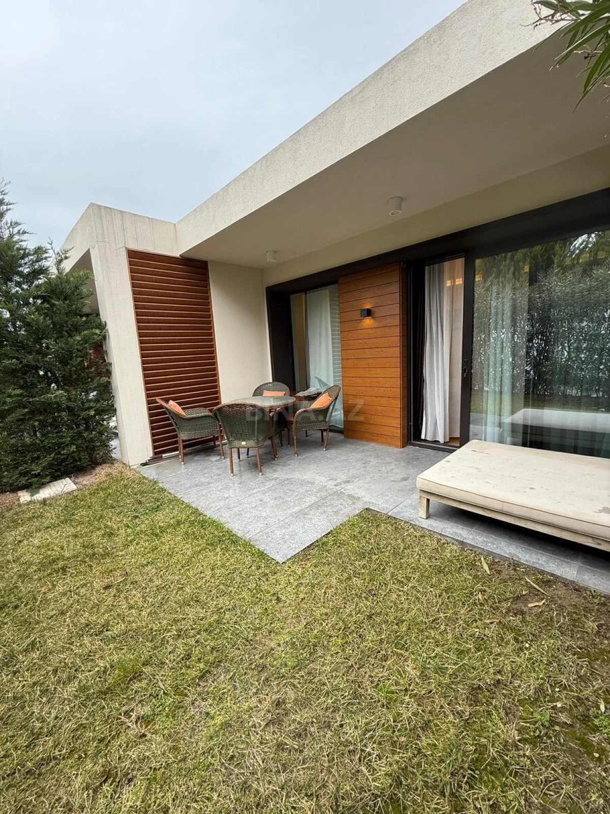 Satılır 1 otaqlı mənzil 53 m²