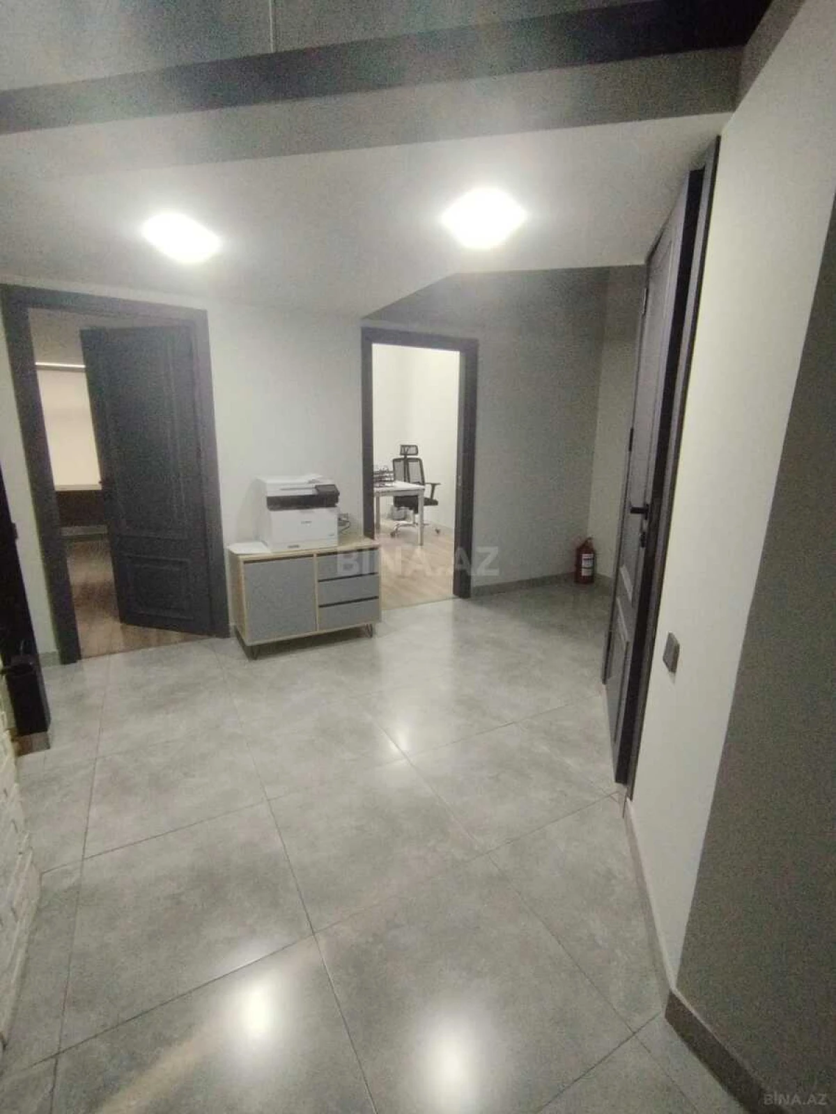 Kirayə verilir 4 otaqlı ofis 145 m²
