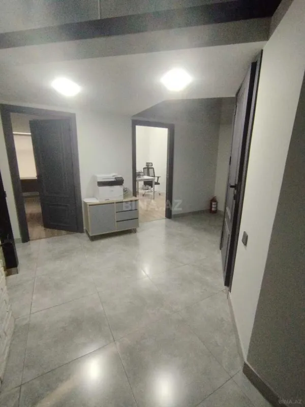Kirayə verilir 4 otaqlı ofis 145 m²