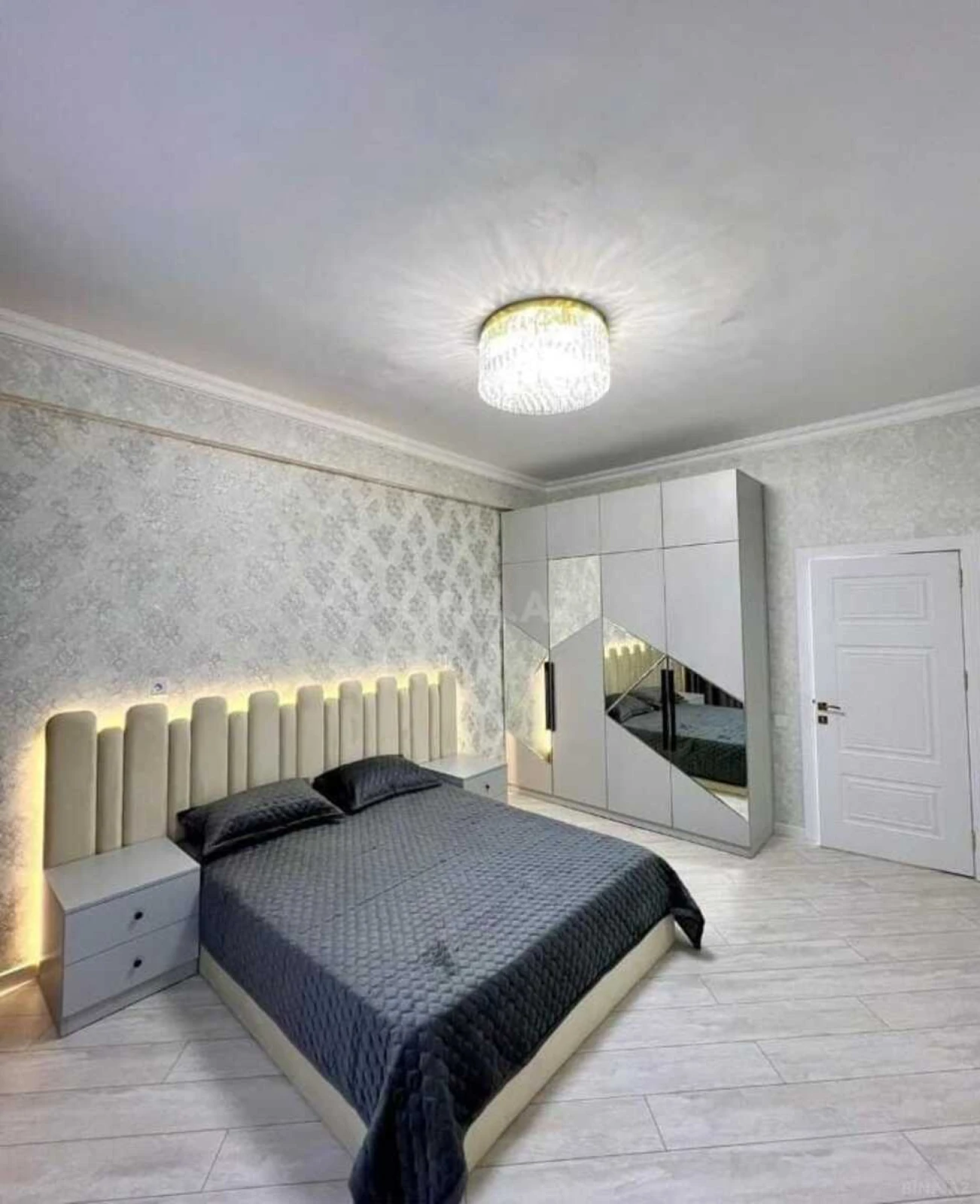 Satılır 2 otaqlı mənzil 60 m²