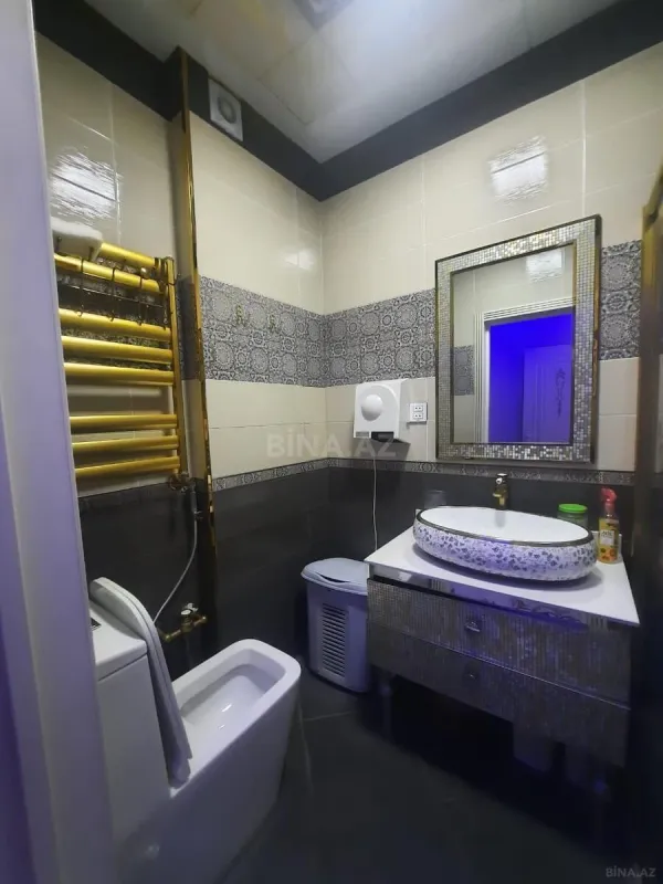 Satılır 4 otaqlı mənzil 102 m²