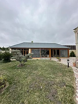 Satılır 9 otaqlı həyət evi 700 m²