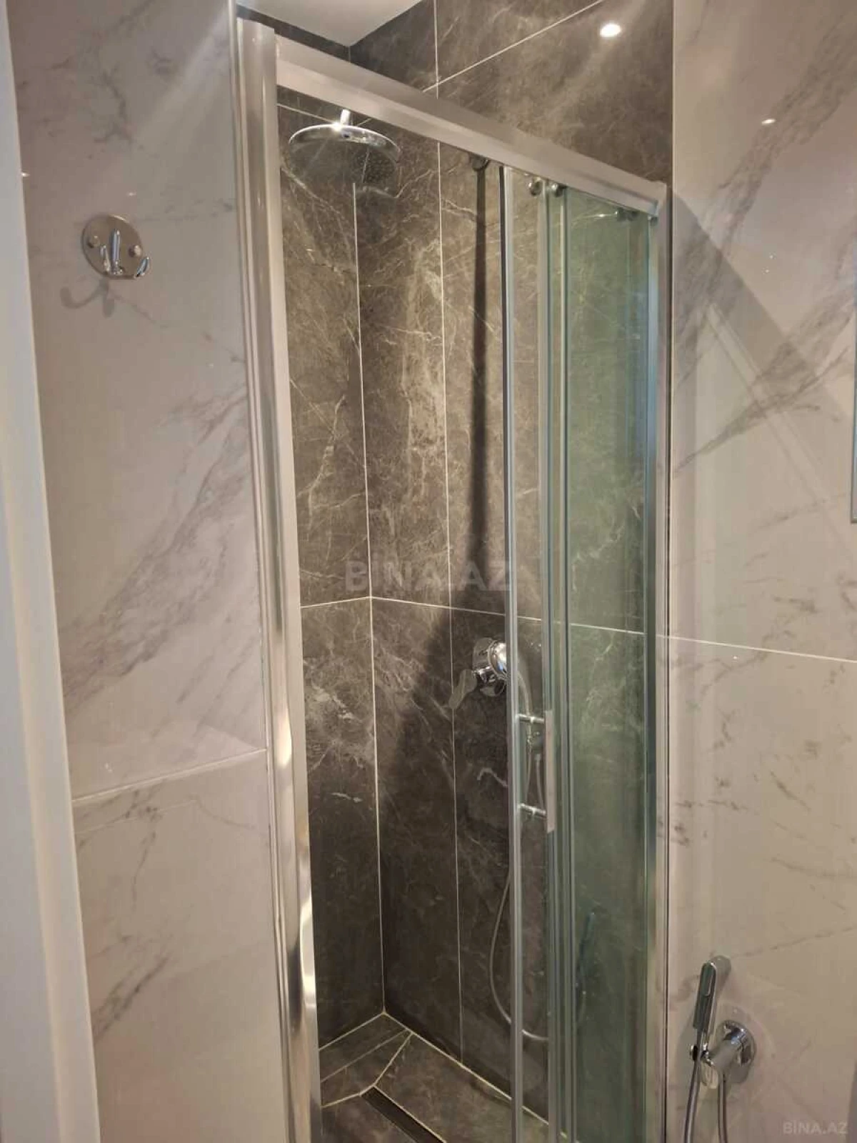 Kirayə verilir 2 otaqlı mənzil 45 m²