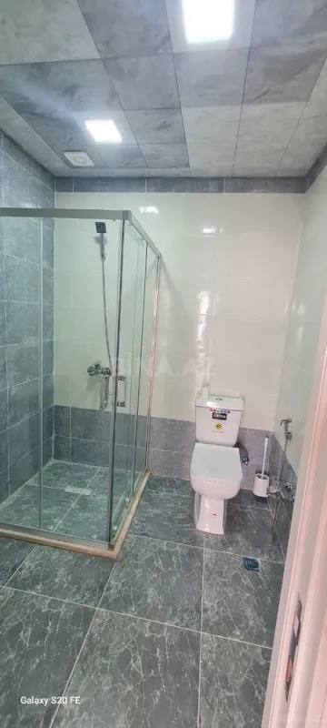 Kirayə verilir 2 otaqlı mənzil 96 m²