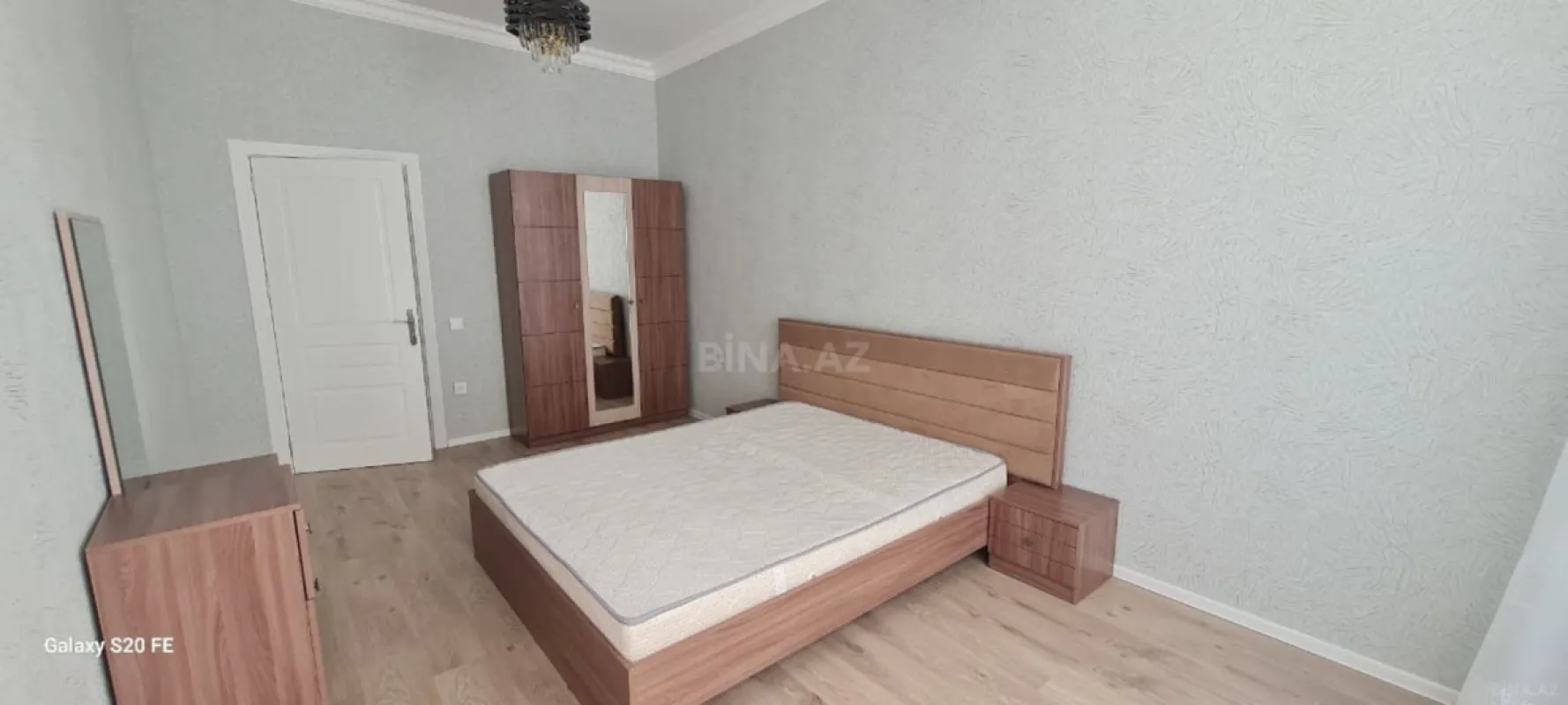 Kirayə verilir 2 otaqlı mənzil 96 m²