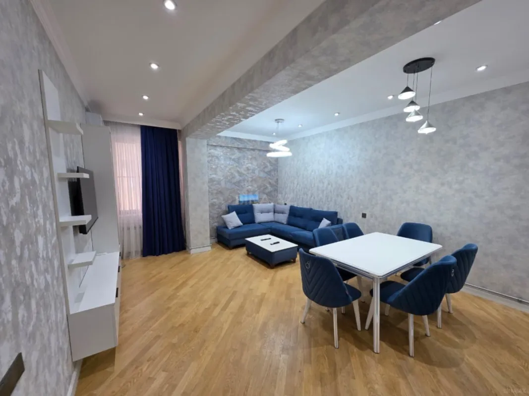 Kirayə verilir 2 otaqlı mənzil 58 m²