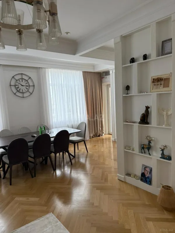 Satılır 3 otaqlı mənzil 110 m²