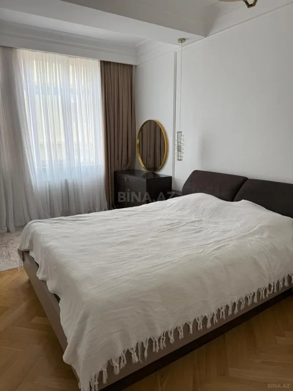Satılır 3 otaqlı mənzil 110 m²