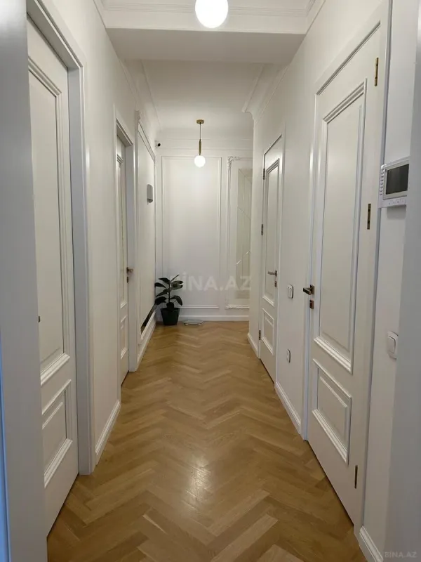 Satılır 3 otaqlı mənzil 110 m²