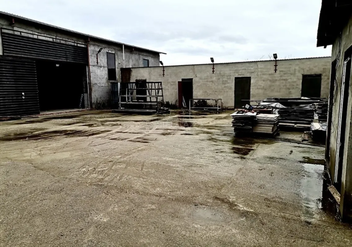 Satılır obyekt 340 m²