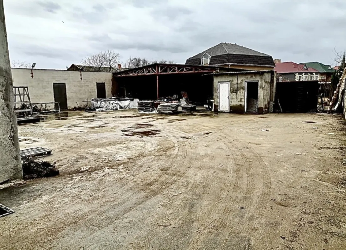 Satılır obyekt 340 m²