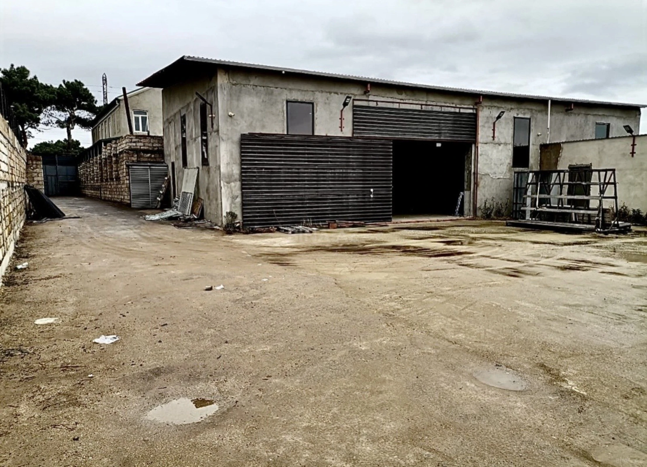 Satılır obyekt 340 m²