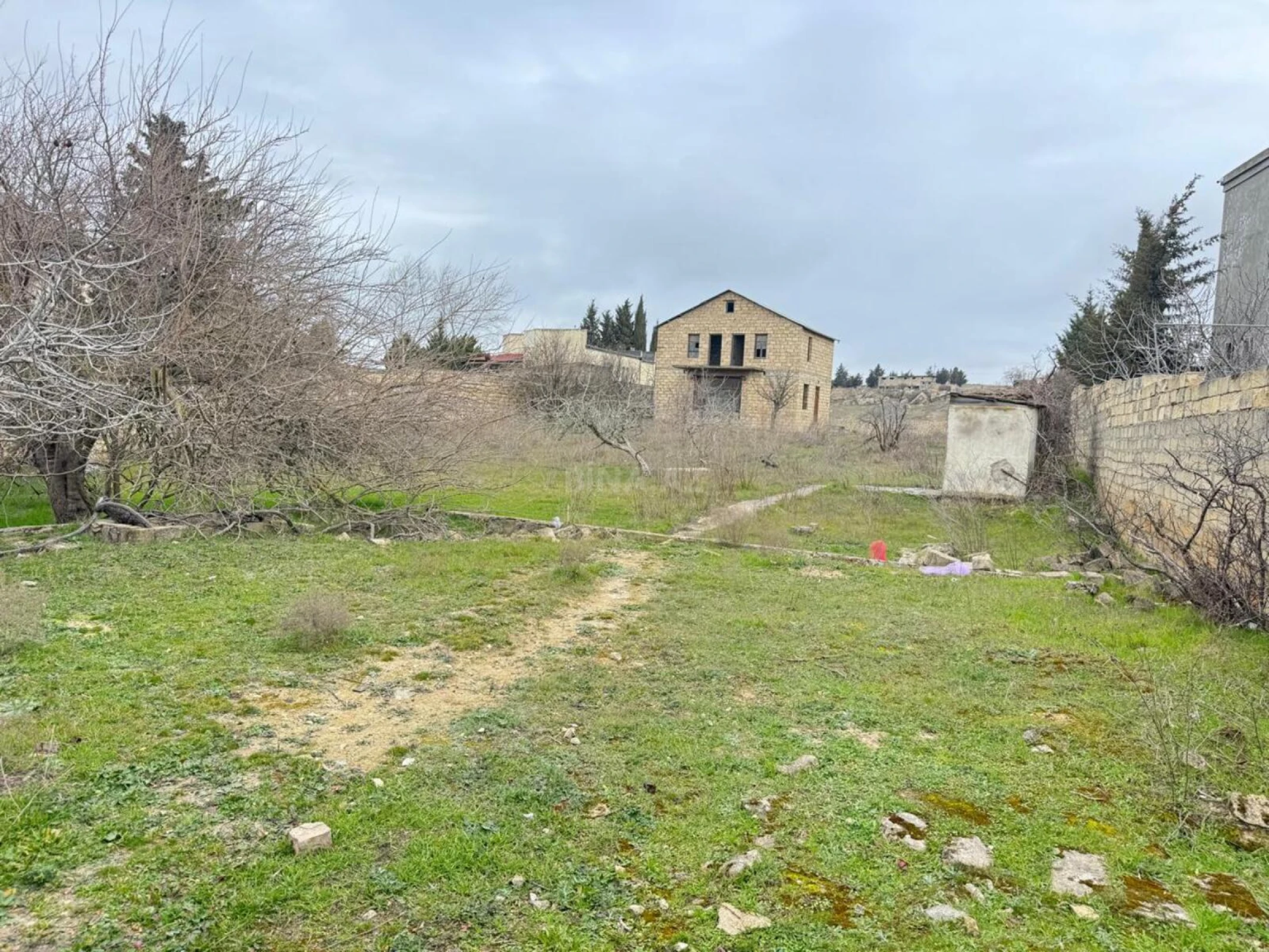 Satılır torpaq sahəsi 12 m²