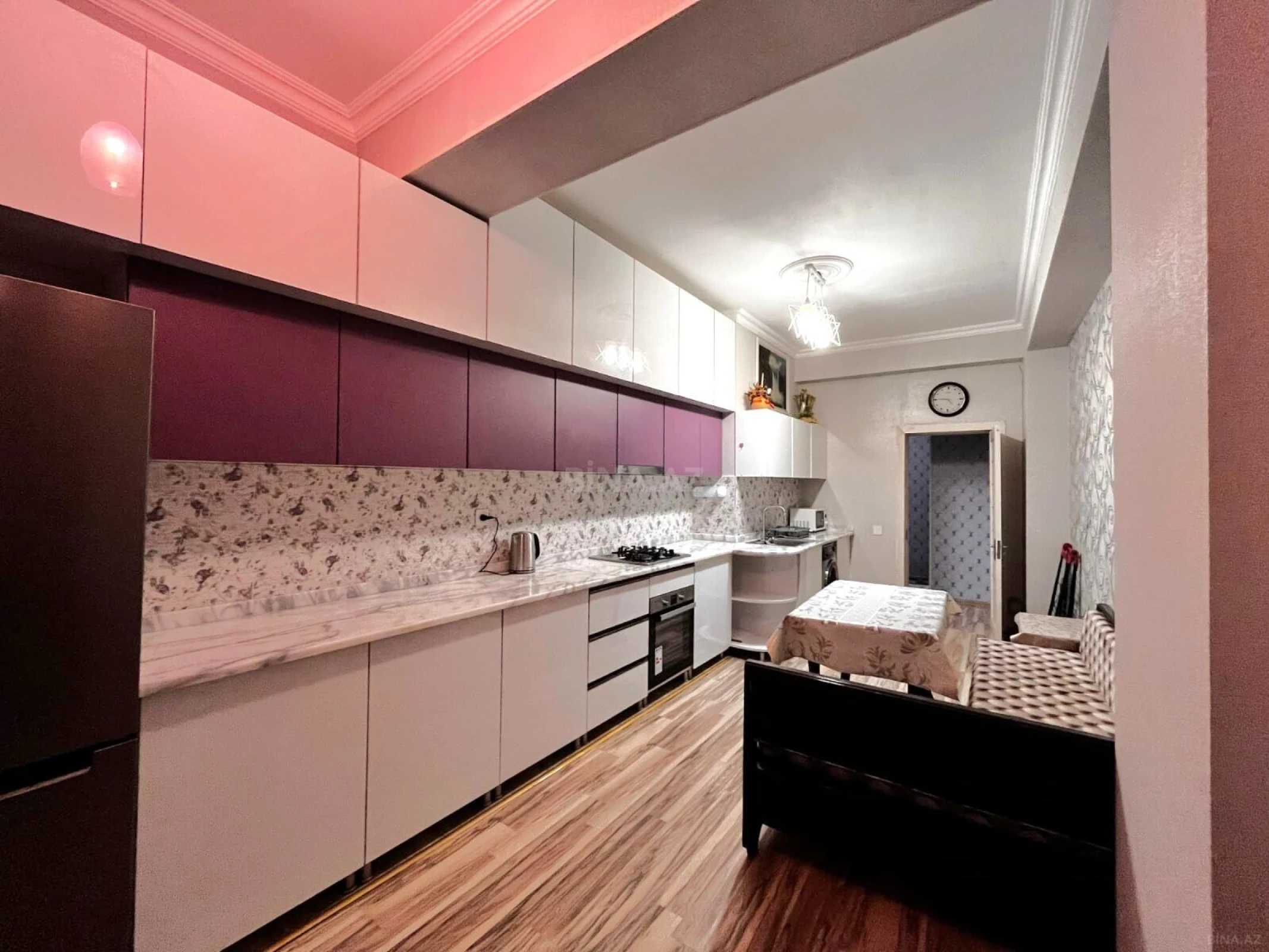 Kirayə verilir 2 otaqlı mənzil 87 m²