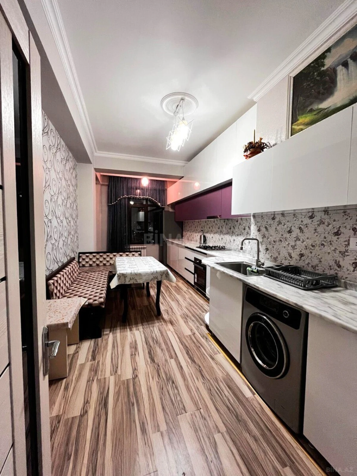 Kirayə verilir 2 otaqlı mənzil 87 m²