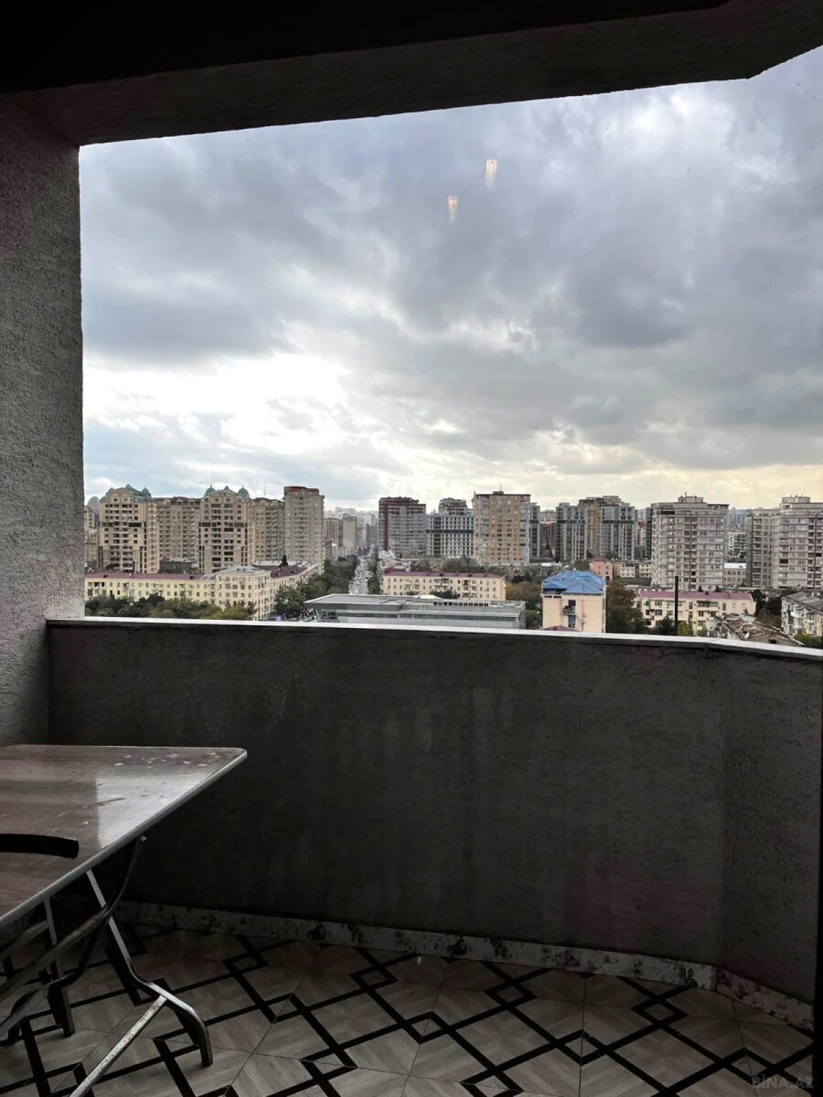 Kirayə verilir 2 otaqlı mənzil 87 m²