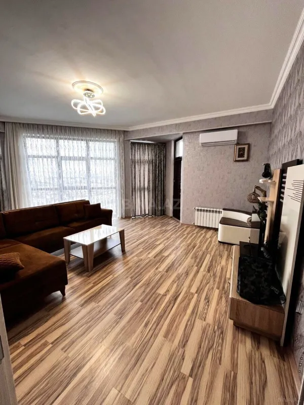 Kirayə verilir 2 otaqlı mənzil 87 m²