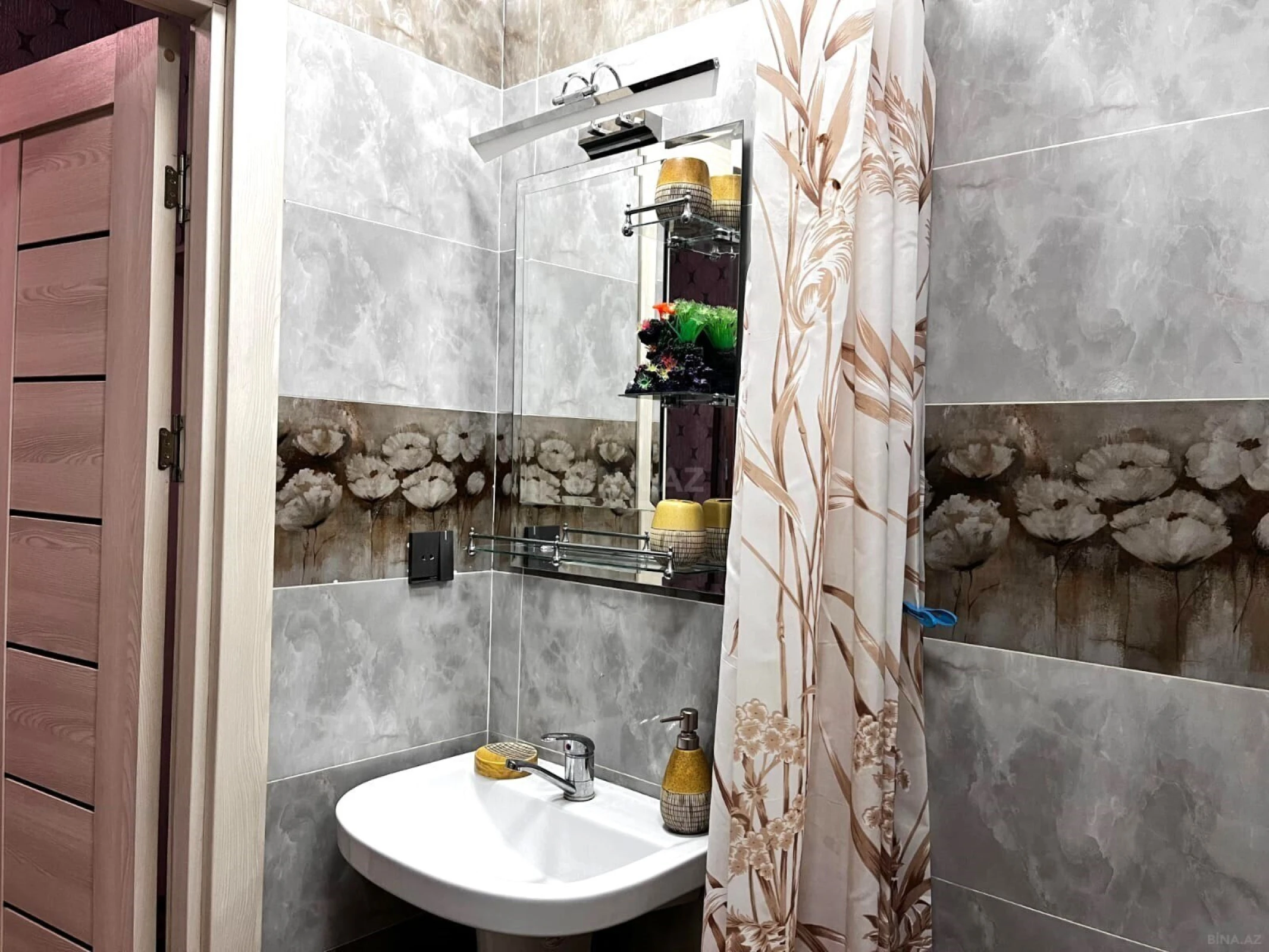 Kirayə verilir 2 otaqlı mənzil 87 m²