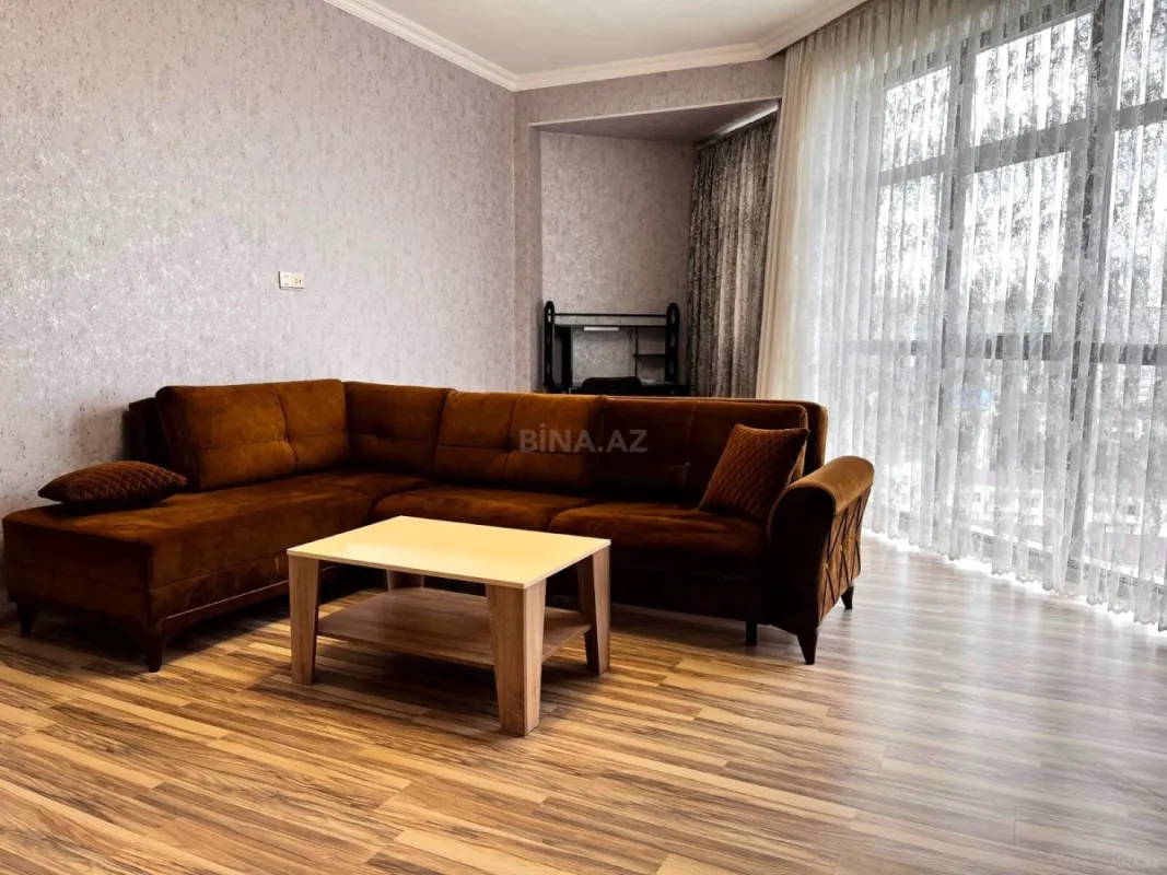 Kirayə verilir 2 otaqlı mənzil 87 m²