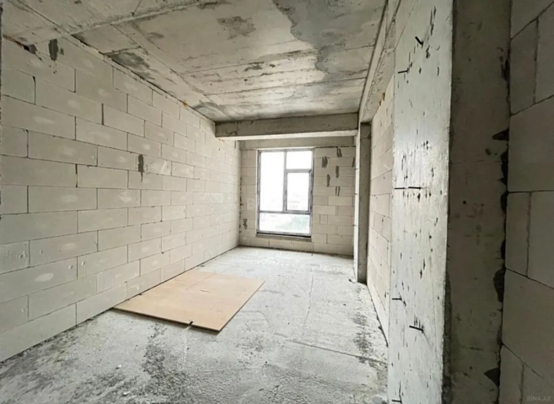 Satılır 2 otaqlı mənzil 104 m²