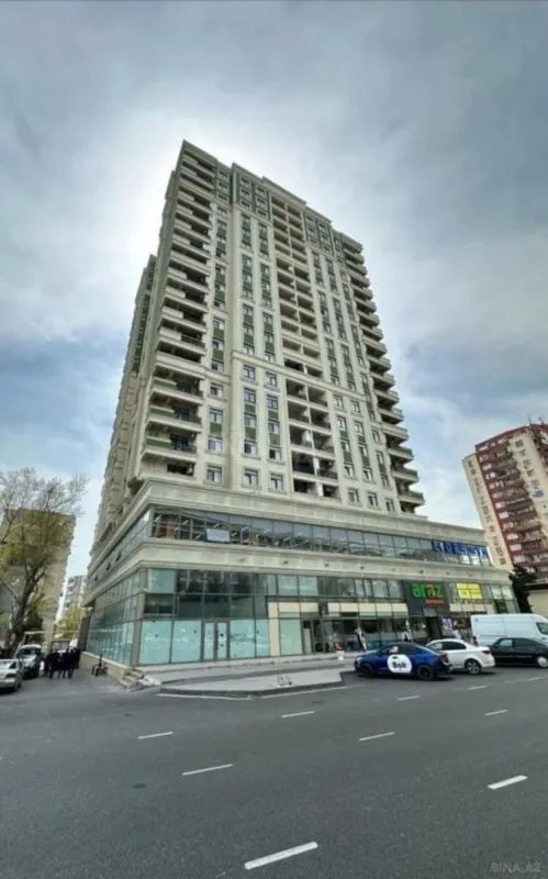 Satılır 2 otaqlı mənzil 104 m²
