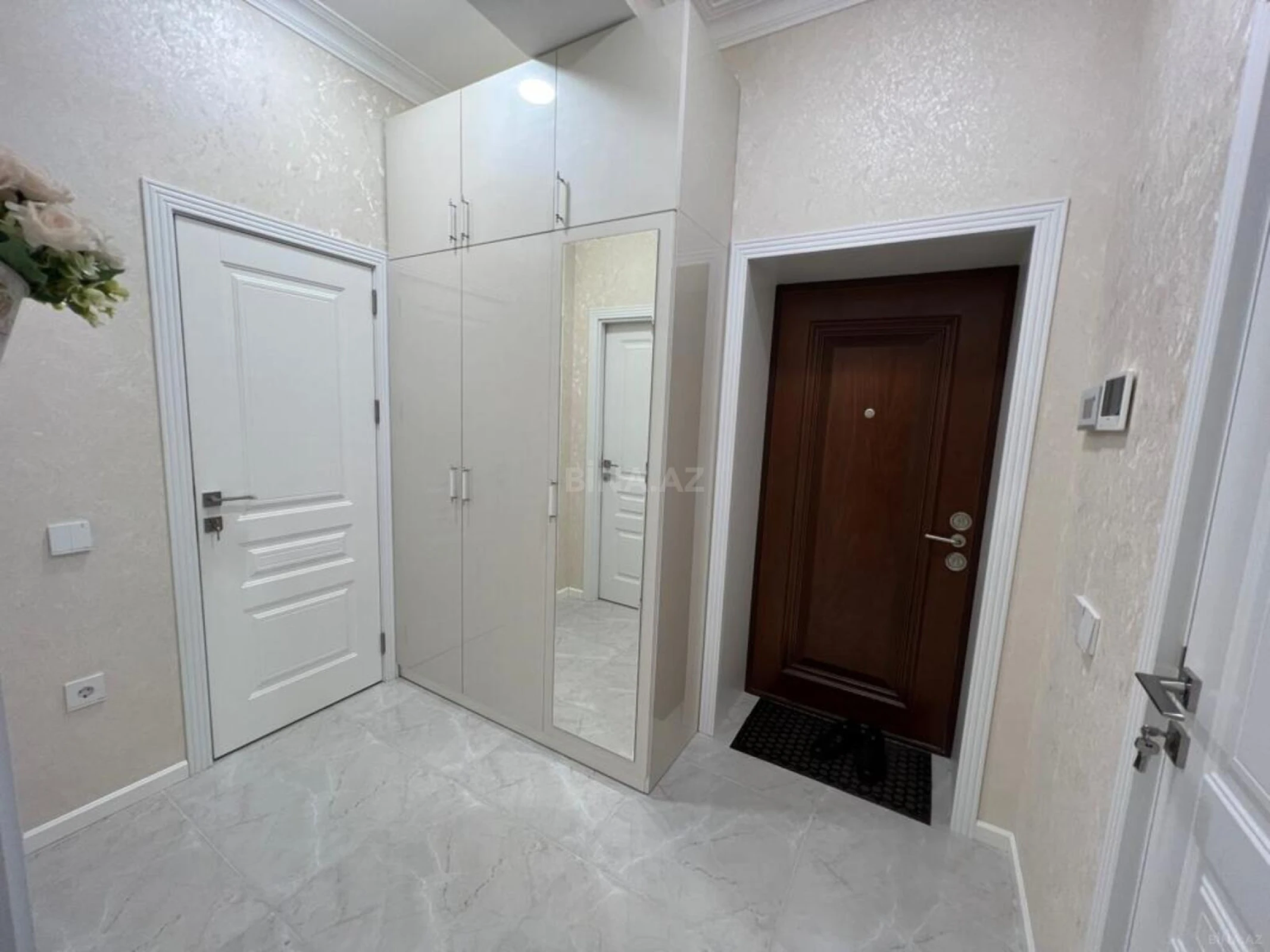 Kirayə verilir 2 otaqlı mənzil 70 m²