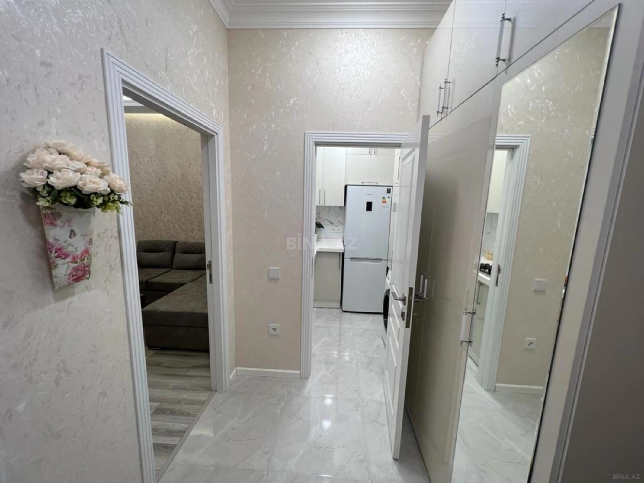Kirayə verilir 2 otaqlı mənzil 70 m²